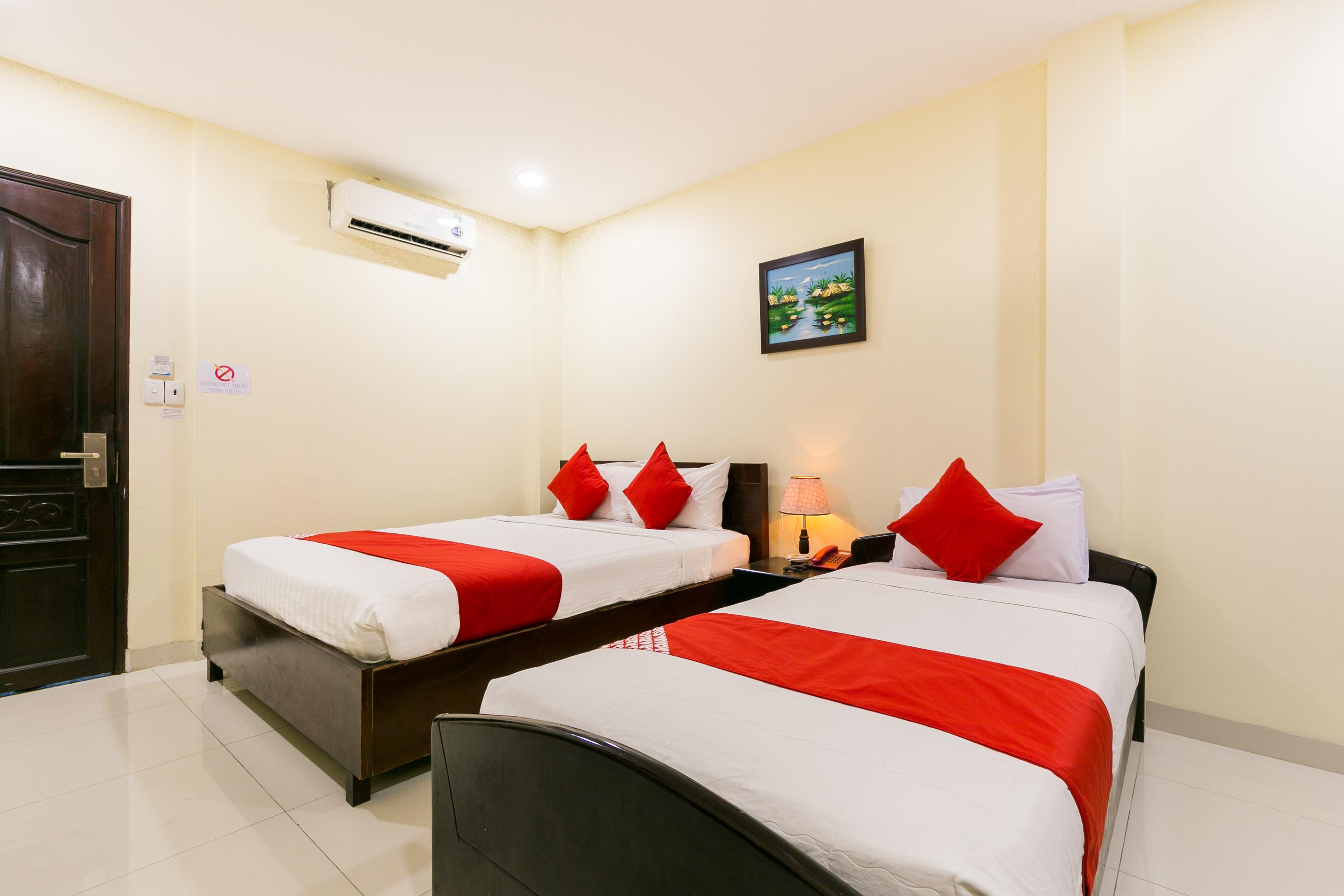 Oyo 422 Nguyen Thanh Hotel Ho Chi Minh-stad Buitenkant foto