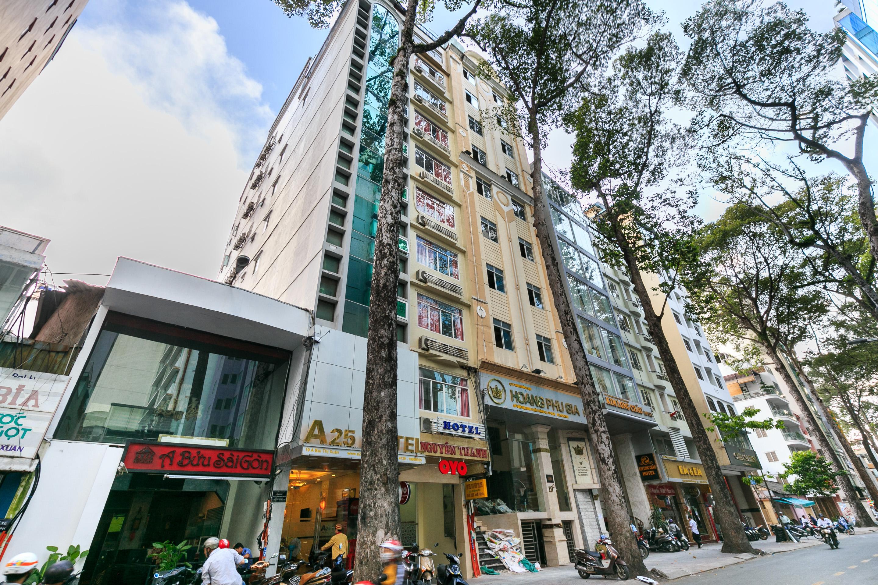 Oyo 422 Nguyen Thanh Hotel Ho Chi Minh-stad Buitenkant foto