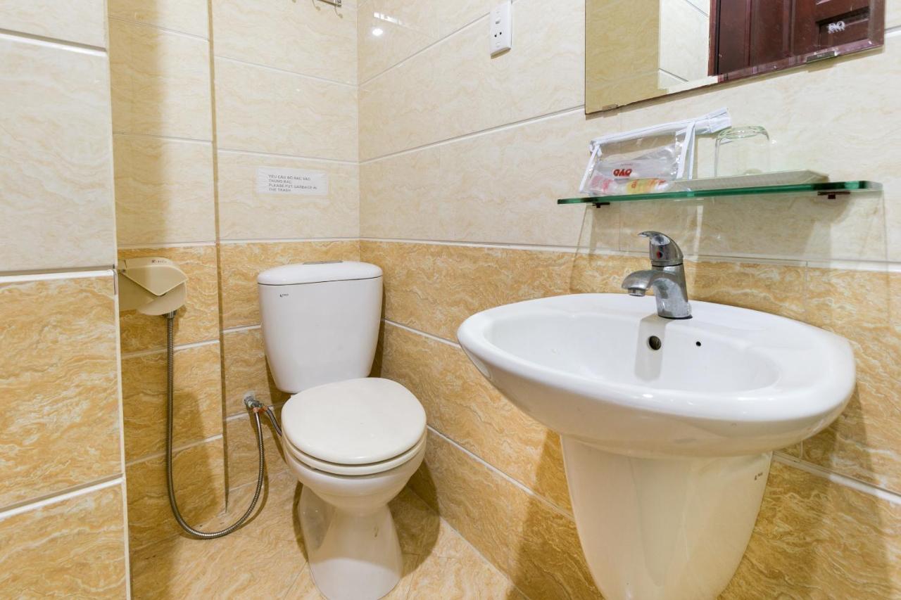 Oyo 422 Nguyen Thanh Hotel Ho Chi Minh-stad Buitenkant foto